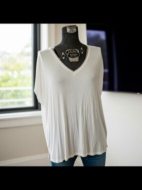 Edgely Oversized White V-Neck Metallic Trim Dropped Shoulder Rayon Drapey Tee